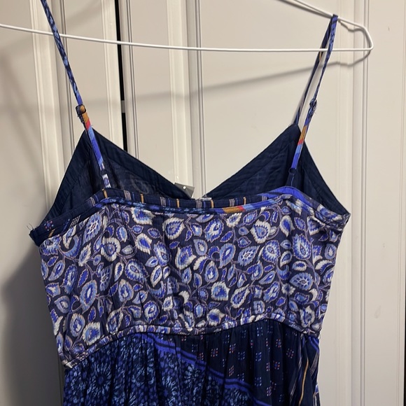 NWT Aerie summer dress. Super cute with stretchy waistband. Size large - Picture 4 of 5